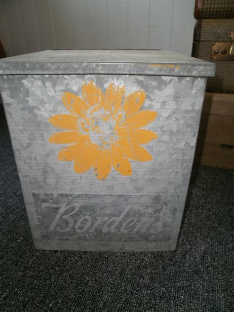 Bordens Milk Box 